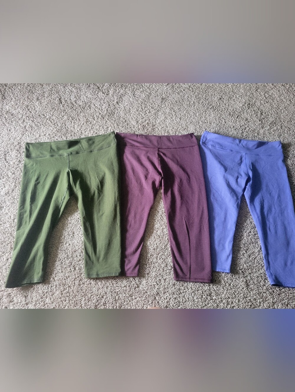 Fabletics Lot 3 Capri, 3 Shorts, 1 Sports Bra Womens XL - Picture 11 of 12